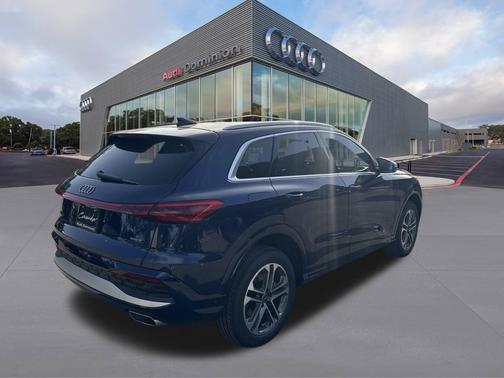 Navarra Blue Metallic 2026 Audi Q5