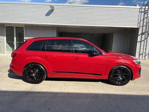 2026 Audi SQ7 4.0T PLUS