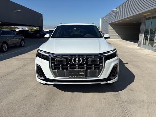 2025 Audi Q7 55 Premium
