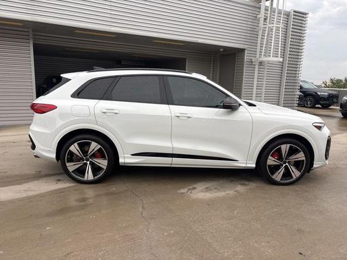 Glacier White Metallic 2026 Audi SQ5 3.0T Premium Plus