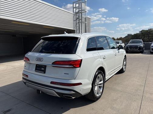 2025 Audi Q7 55 Premium