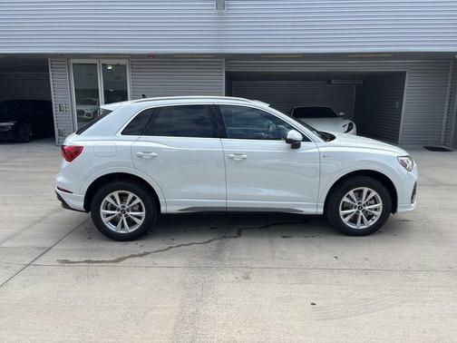 2025 Audi Q3 45 S line Premium