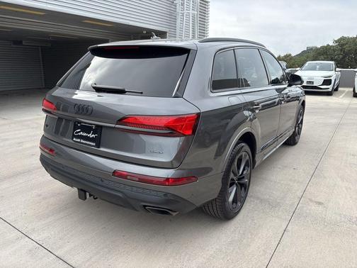2025 Audi Q7 55 Premium Plus