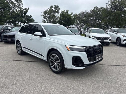 2026 Audi Q7 45 Premium