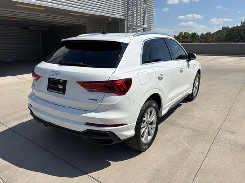 2025 Audi Q3 45 S line Premium