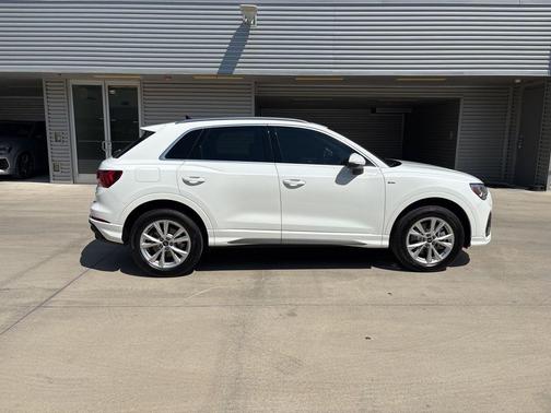 2025 Audi Q3 45 S line Premium