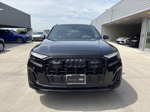 2025 Audi Q7 45 Premium