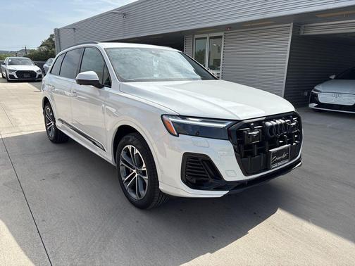 2025 Audi Q7 45 Premium