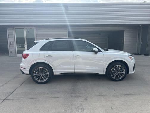 2025 Audi Q3 45 S line Premium