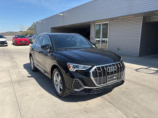 2024 Audi Q3 45 S line Premium