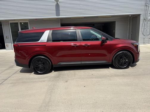 2025 Kia Carnival LXS