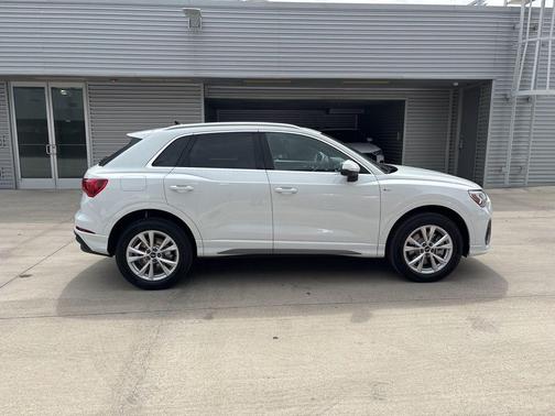 2025 Audi Q3 45 S line Premium