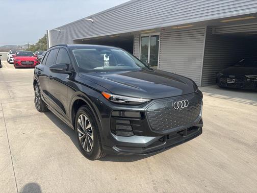2025 Audi Q6 e-tron Premium