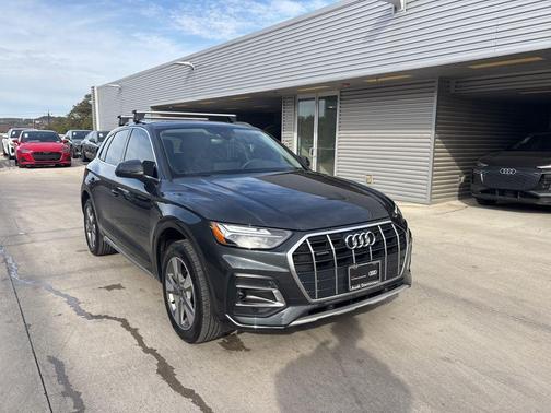 2024 Audi Q5 40 Premium