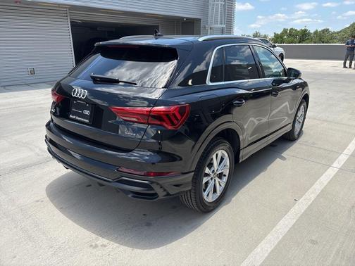 2022 Audi Q3 45 S line Premium