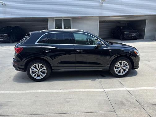 2022 Audi Q3 45 S line Premium