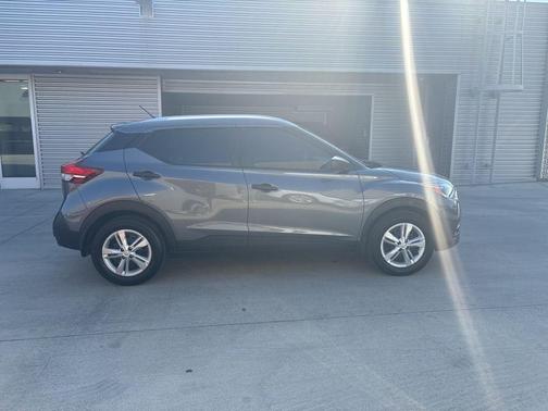 2019 Nissan Kicks S