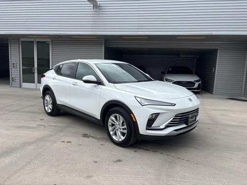 Summit White 2025 Buick Envista Preferred