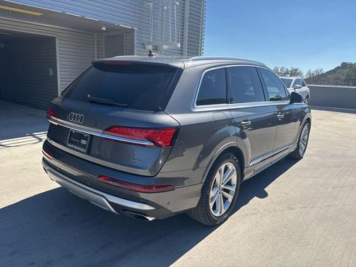 2026 Audi Q7 55 Premium