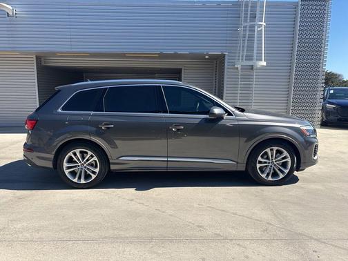 2026 Audi Q7 55 Premium
