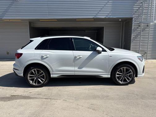 2025 Audi Q3 45 S line Premium
