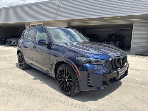 Tanzanite Blue II Metallic 2024 BMW X5 xDrive40i