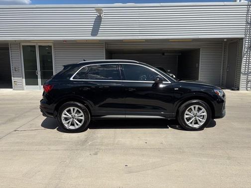 2025 Audi Q3 45 S line Premium