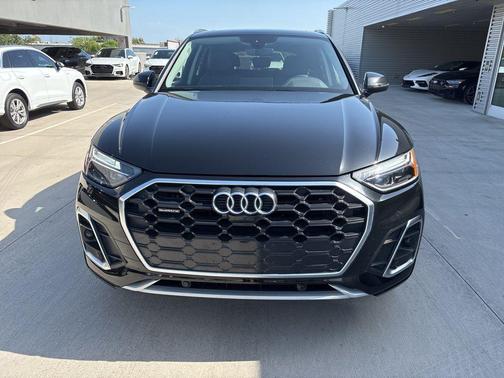 2025 Audi Q5 45 S line quattro Premium