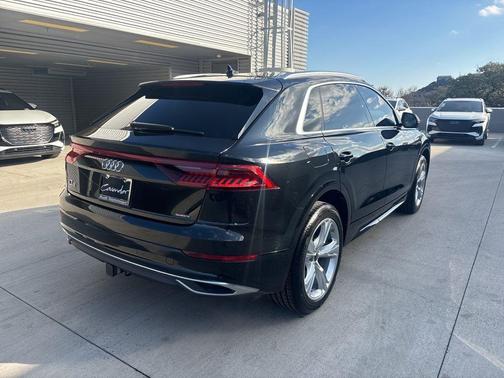 2023 Audi Q8 55 Premium