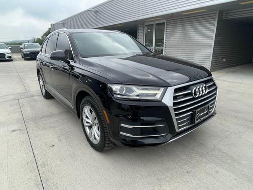 2019 Audi Q7 45 Premium