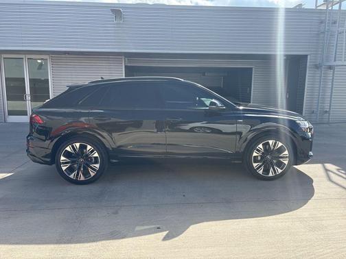 2026 Audi Q8 55 PLUS