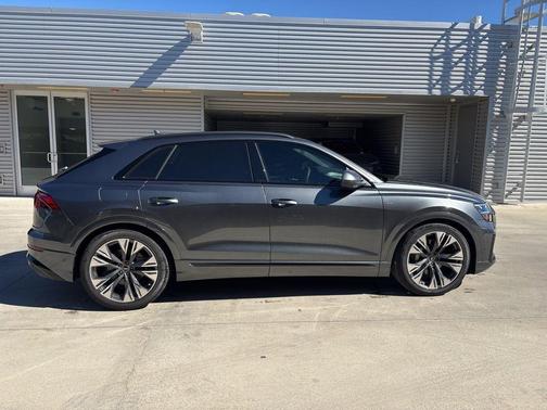 2026 Audi Q8 Premium Plus