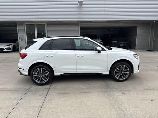 2025 Audi Q3 45 S line Premium