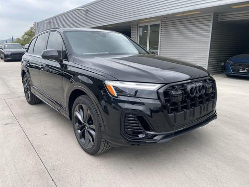 2025 Audi Q7 55 Premium Plus