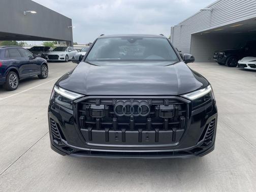 2025 Audi Q7 55 Premium Plus