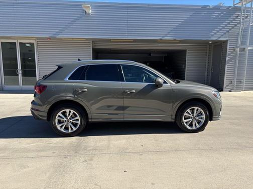 2025 Audi Q3 45 S line Premium