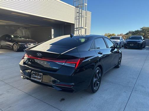 2023 Hyundai ELANTRA Limited