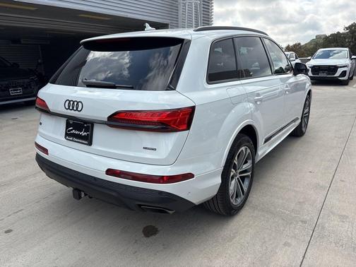 2026 Audi Q7 45 Premium Plus