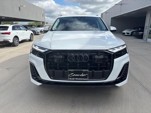 2025 Audi Q7 55 Premium Plus