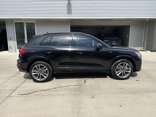 2025 Audi Q3 45 S line Premium