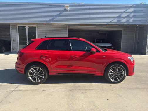2025 Audi Q3 45 S line Premium