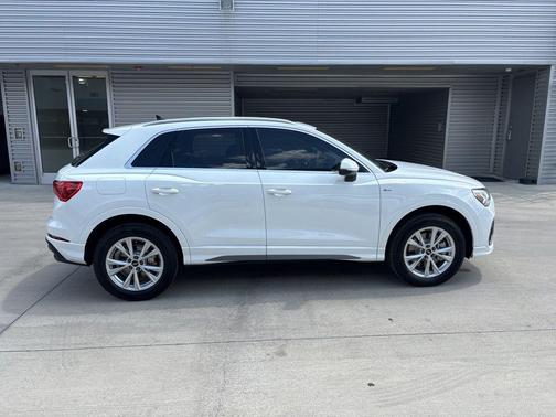 2025 Audi Q3 45 S line Premium