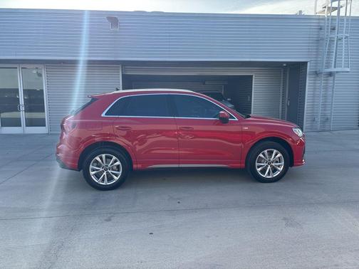 2025 Audi Q3 45 S line Premium