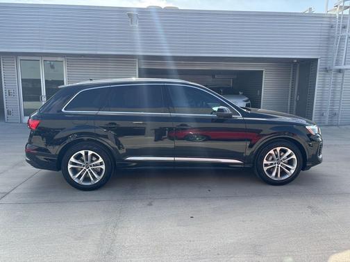 2025 Audi Q7 55 Prestige