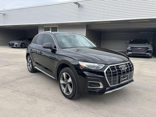 Brilliant Black 2023 Audi Q5 40 Premium Plus