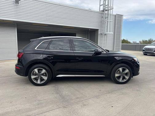 Brilliant Black 2023 Audi Q5 40 Premium Plus