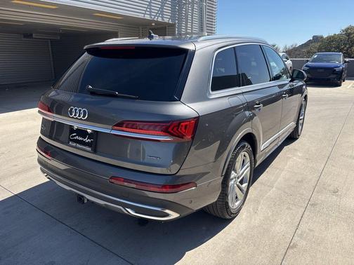 2021 Audi Q7 55 Prestige