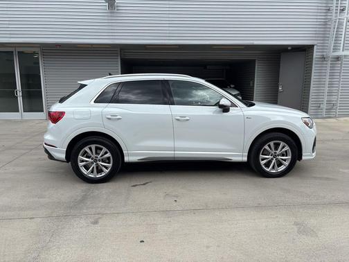 2025 Audi Q3 45 S line Premium