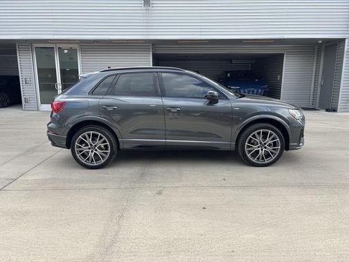 2025 Audi Q3 45 S line Premium