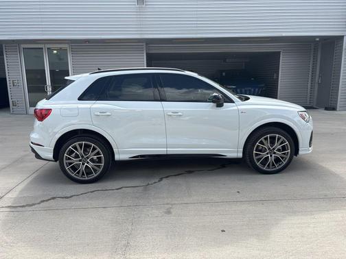 2025 Audi Q3 45 S line Premium